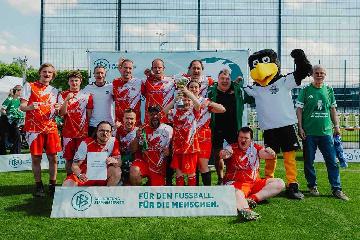 Mit ihrer Teilnahme am FußballFreunde-Cup auf dem DFB-Campus in Frankfurt erlebten die Ibbenbürener Kickers einmal mehr einen Tag voller Begegnungen, Anerkennung und gemeinsamer Begeisterung. Foto: Ibbenbürener Kickers