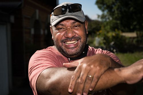 Migranten im HEKS-Garten