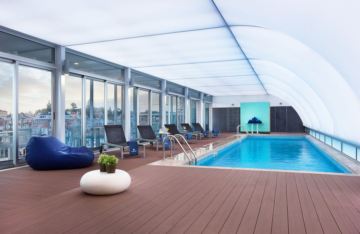 Piscina Interior Hotel Ba&iacute;a Cascais