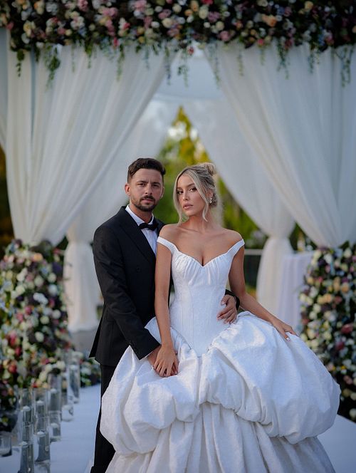 Emotional romantic wedding portrait photographed by Ori Chayun – אורי חיון