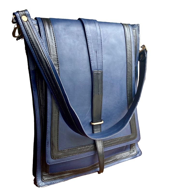 SKINS: Koshā Origin Leather Laptop Vertical Sling Bag