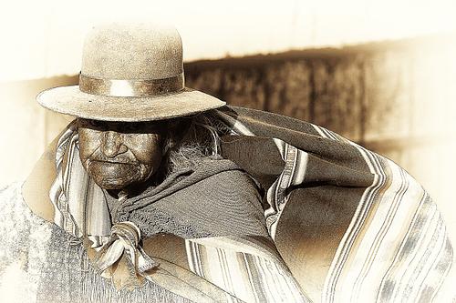 Portrait en sepia d'une femme de Bolivie
