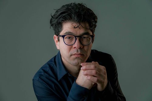 Hello! I am Ali, a passionate photographer driven by a love for creating visually engaging portraits