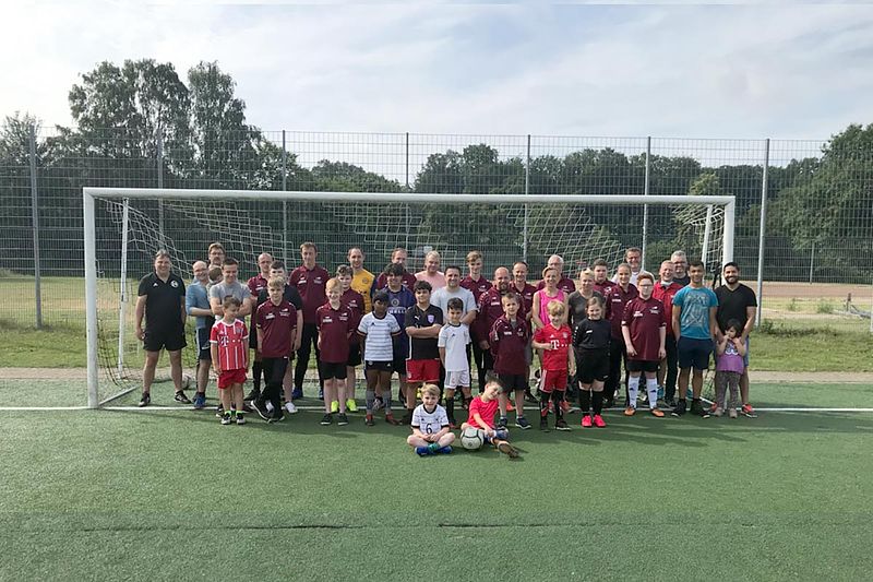 Dank an unsere großartigen Sponsoren für Trainingsanzüge