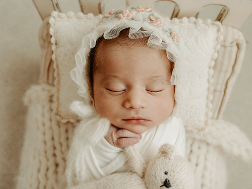 &euro;199 / Newborn Session