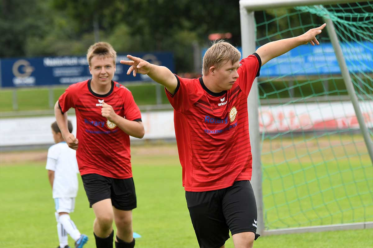 Tore schiessen macht Spaß, Suchst Du auch einen Verein? Melde dich bei uns.