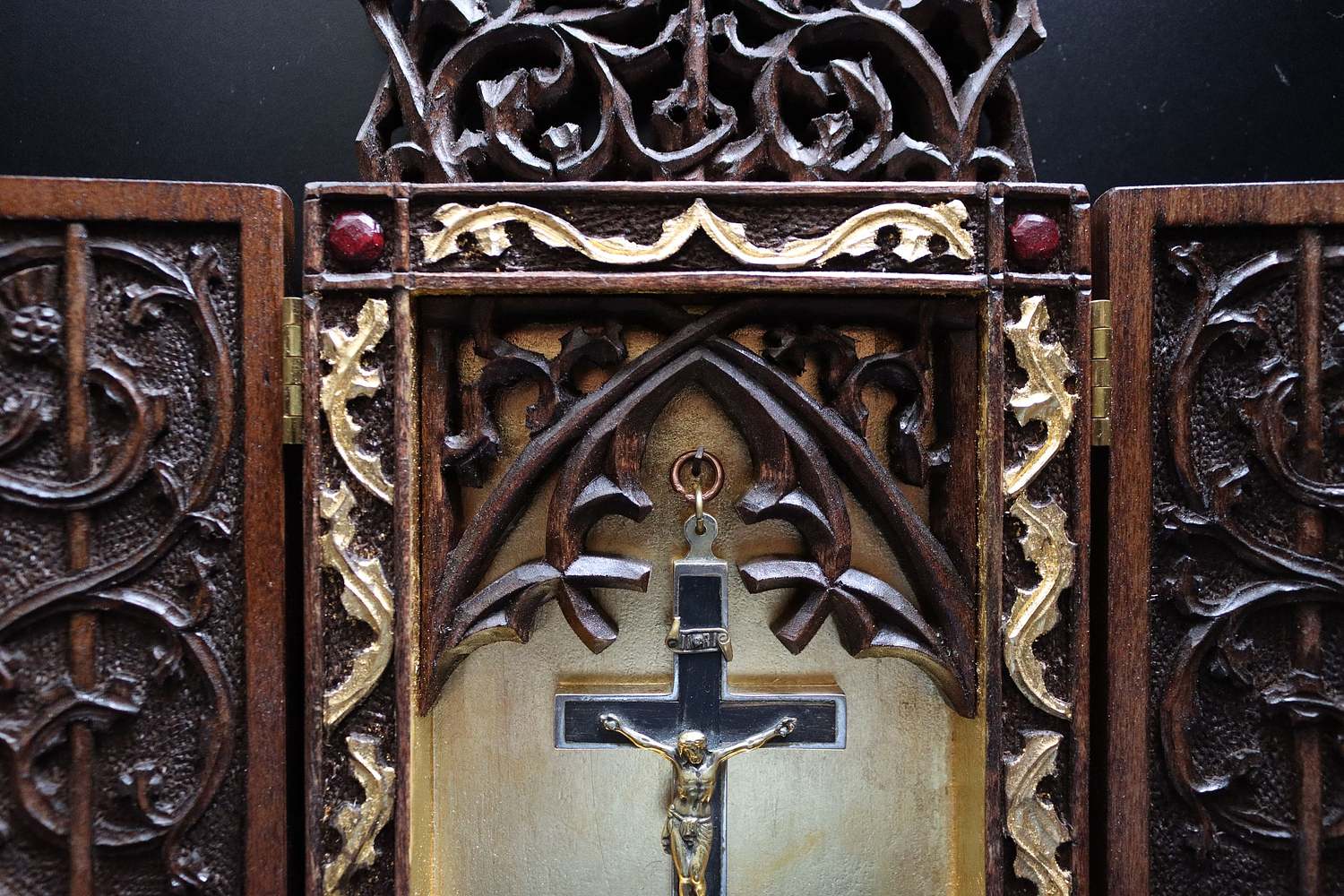 Contrasts Woodcarving LTD