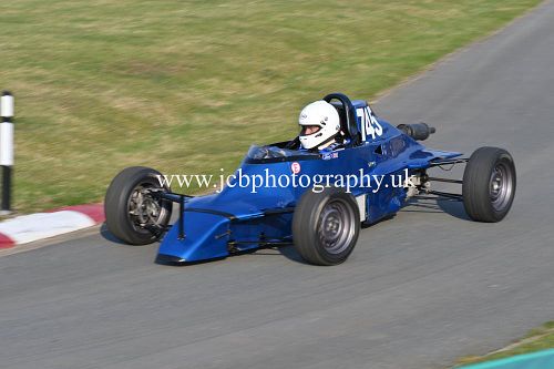 Van Diemen RF85 driven by James Harris