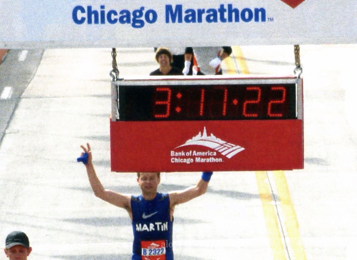 Martin Potter at finish line of Chicago Marathon 2009