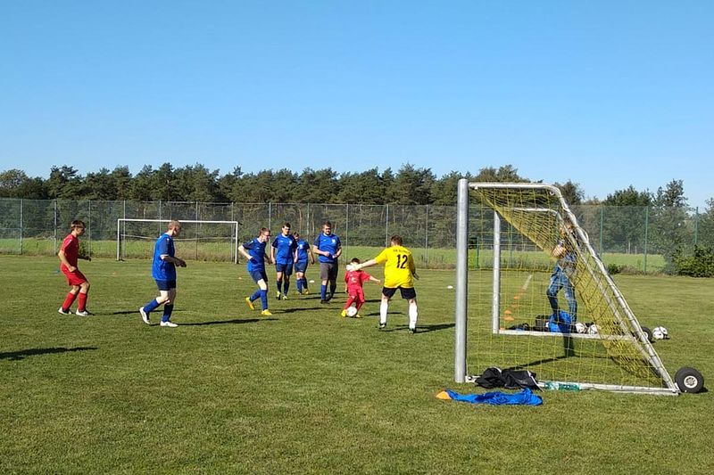 Erfolgreiches Benefiz-Spiel gegen Papenburger Kickers: Gemeinschaft, Tore und, Fairplay