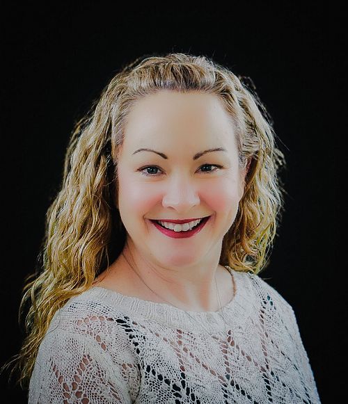 Hello, I am Corinne Turner. A family and lifestyle  photographer based in Hanson and Dennis, Massachusetts.