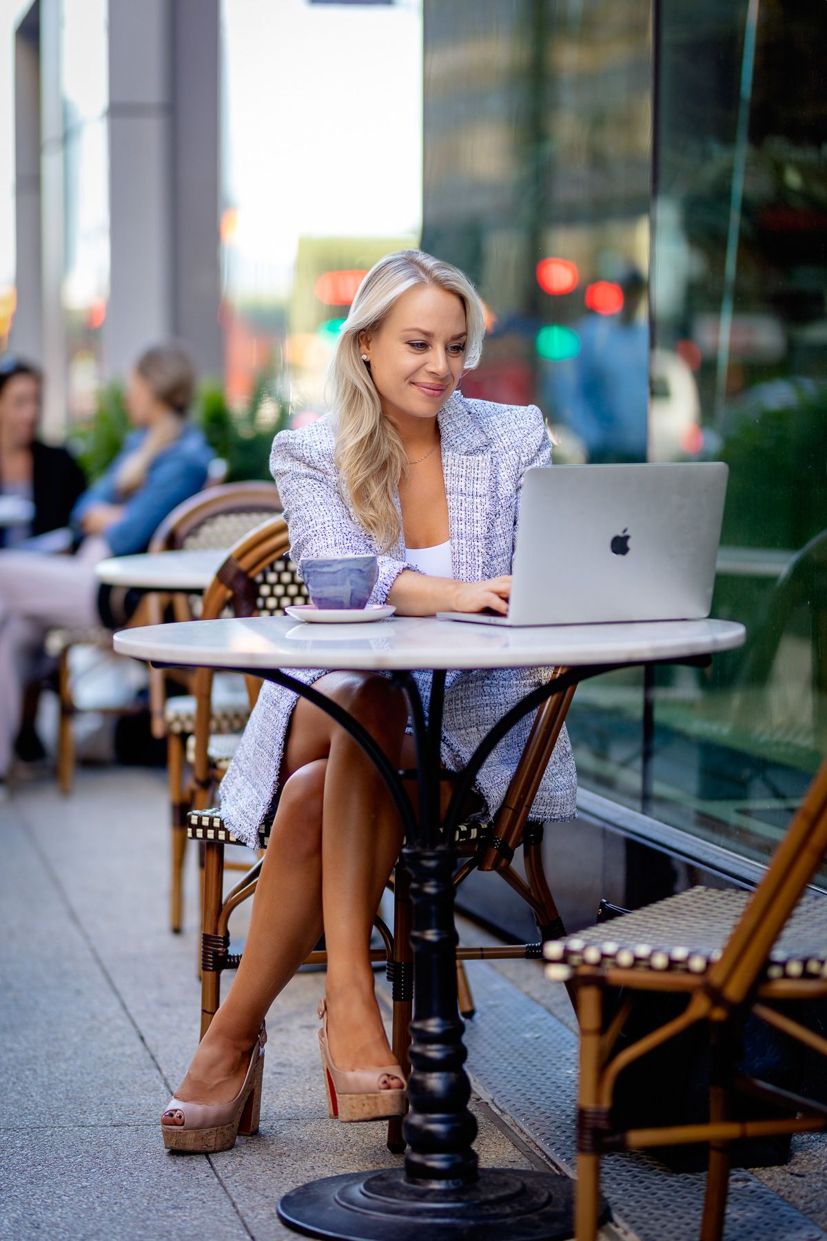 Chicago Commercial lifestyle portrait businesswoman at outdoor cafe