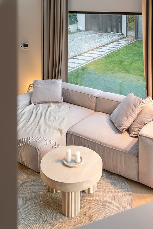 Minimalist living room with clean lines – Faget project