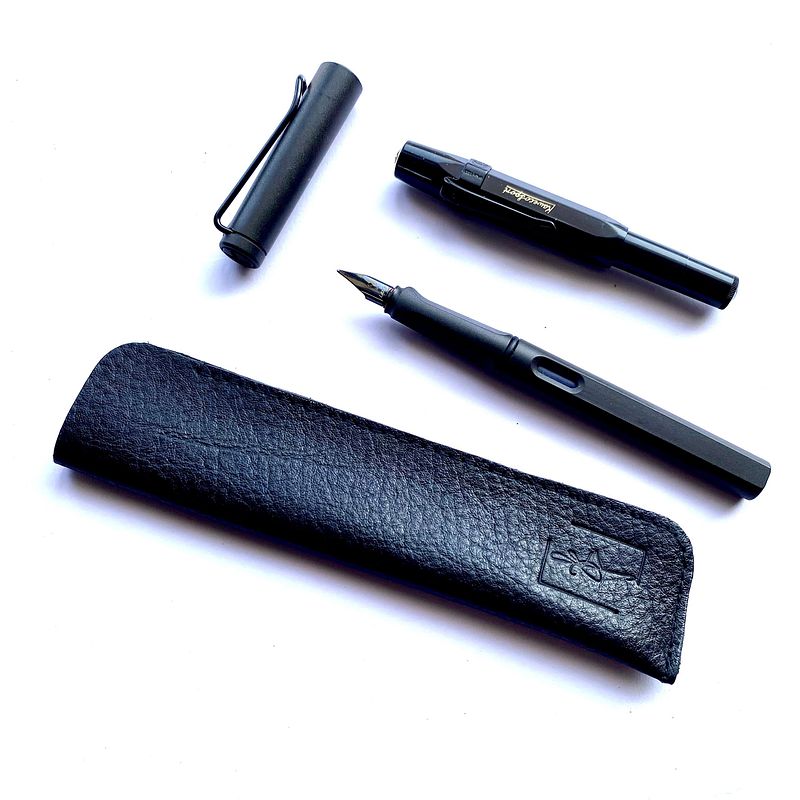Skins : Classique Leather Pen Case