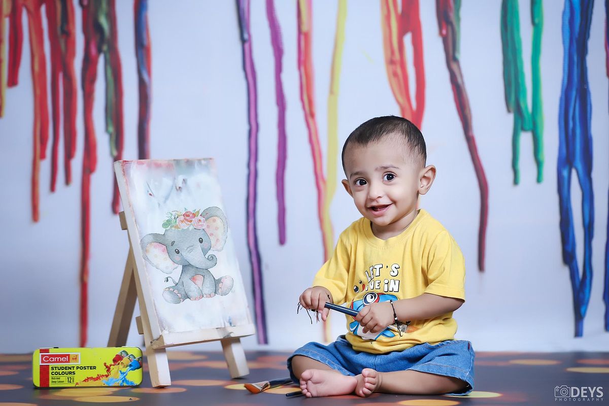 Photoshoot 1st birthday indoor in Gurgaon painting theme
