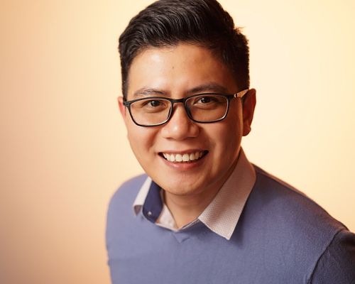 Meet Carlo Tabadero, a talented lifestyle photographer capturing memories in Adelaide, South Australia.