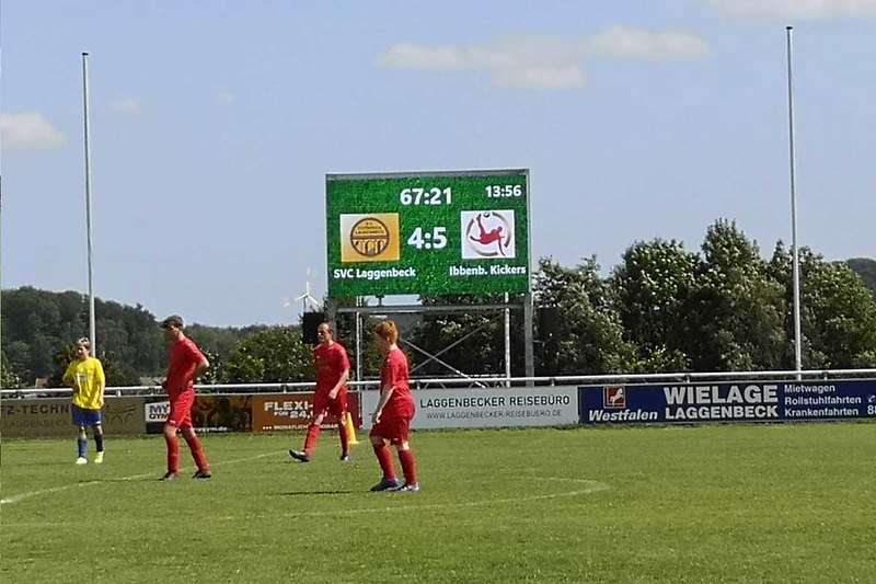 Sponsorenbesuch beim Einlagespiel gegen Cheruskia Laggenbeck