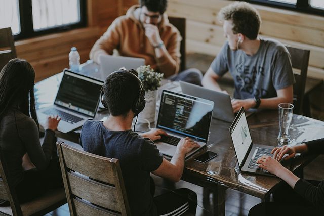 Wie man eine hochkonvertierende SaaS-Website für Startups erstellt