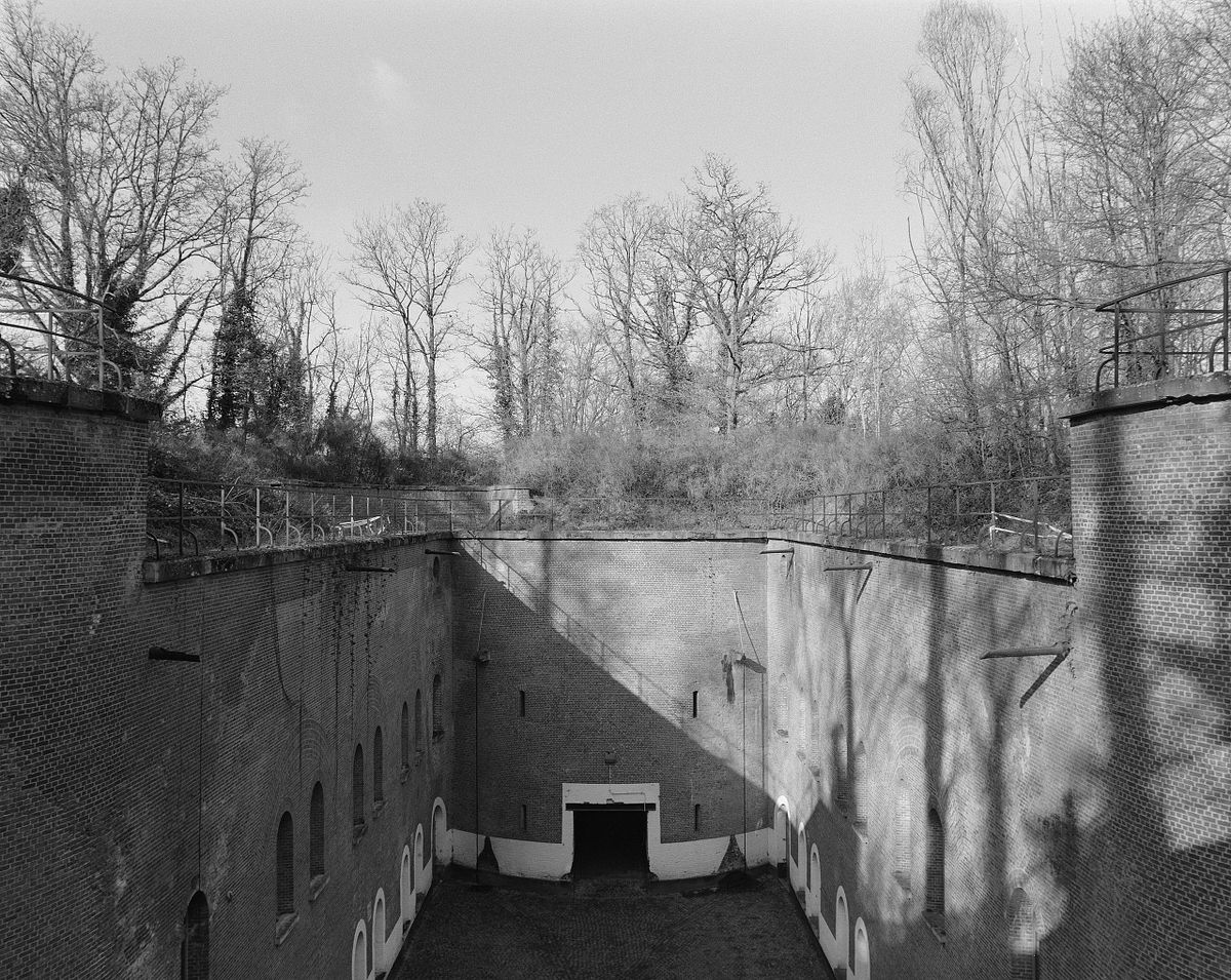 View of the battle platform overlooking the inner courtyard at Fort V