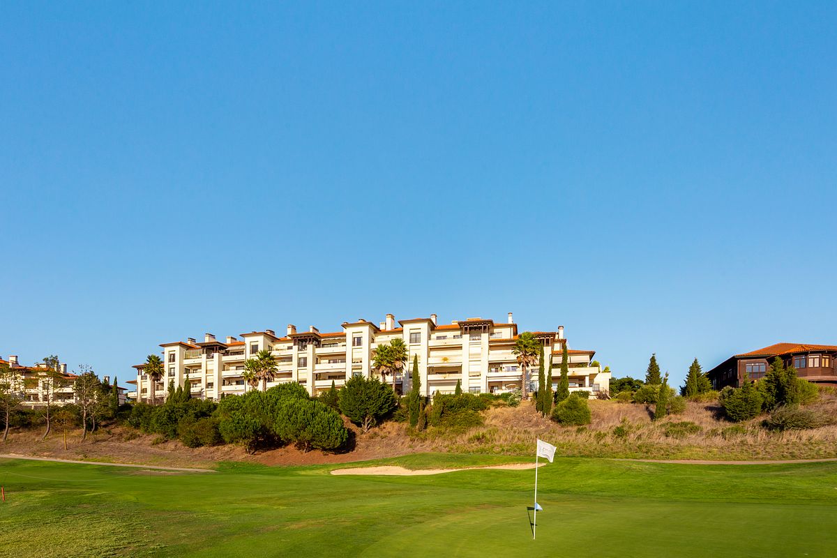 Vista sobre os campos de golfe do Belas Clube de Campo &ndash; fotografia de paisagem e arquitetura