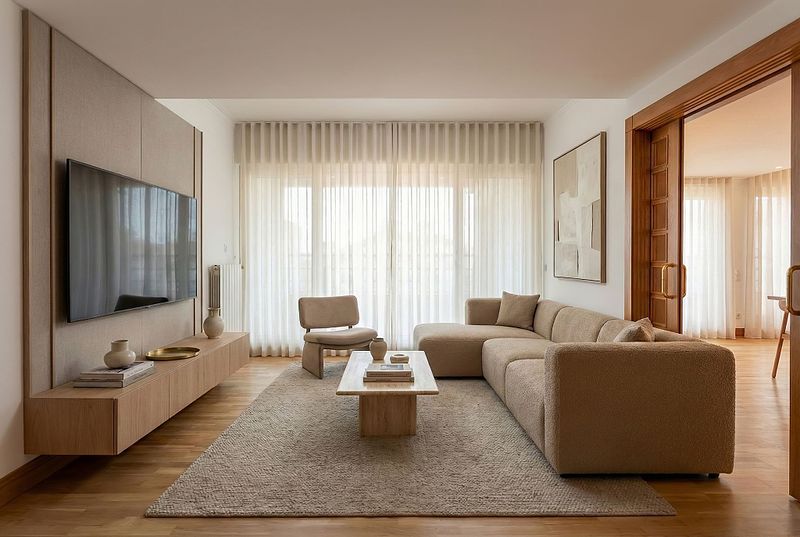 Fotografia imobiliária de apartamento T4 em Belas Clube de Campo com upgrade visual premium e home staging virtual