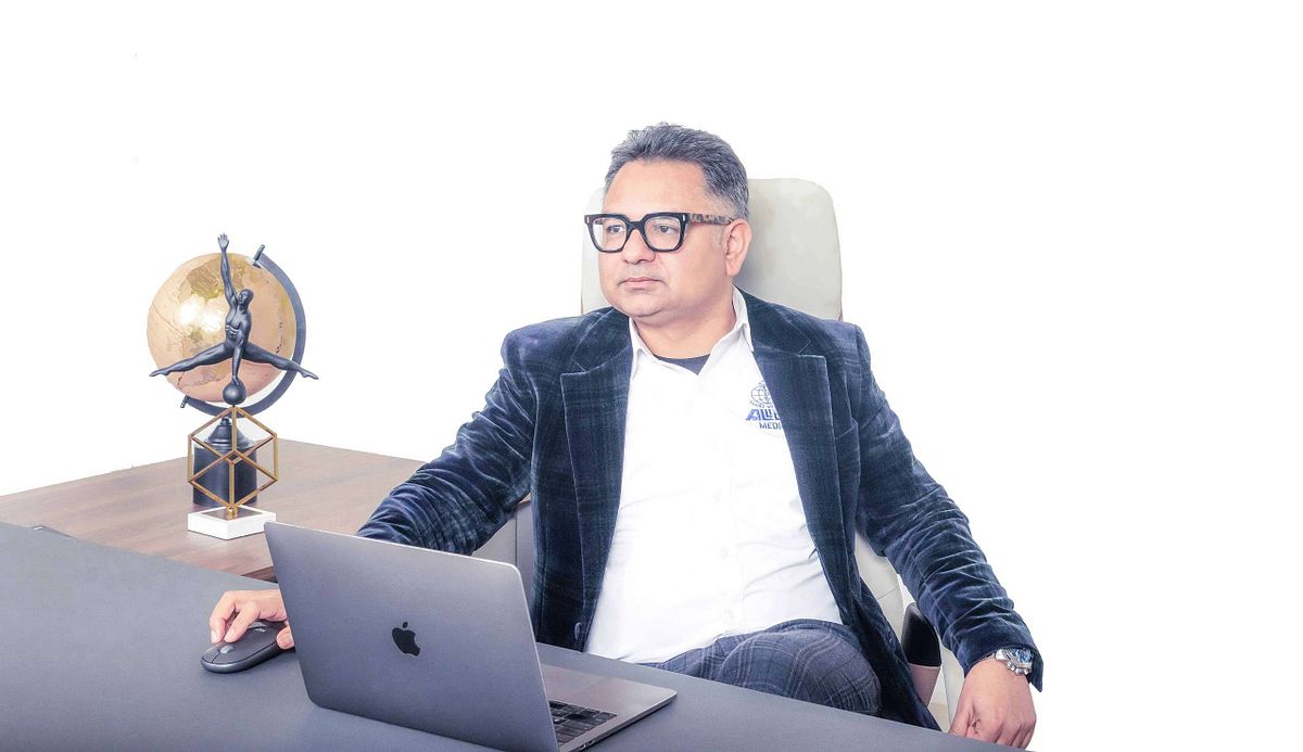 Professional headshot, portrait, and group photo for corporate and personal branding.