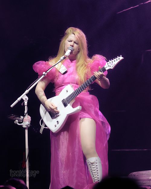 SUN als Support-Act für Hanabie in Huxleys Neuer Welt in Berlin.