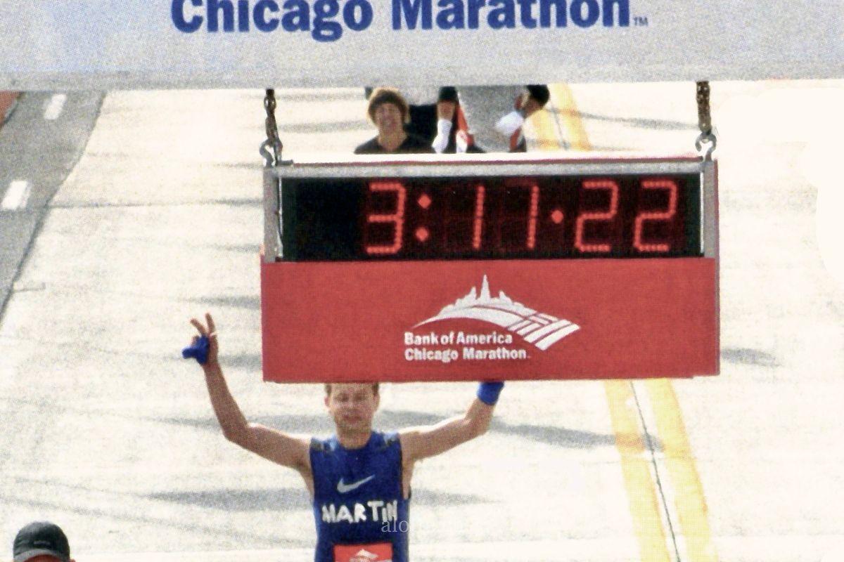 Martin Potter at finish line of Chicago Marathon 2009