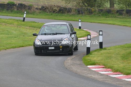 Renault Clio 182 driven by Tony Pickering