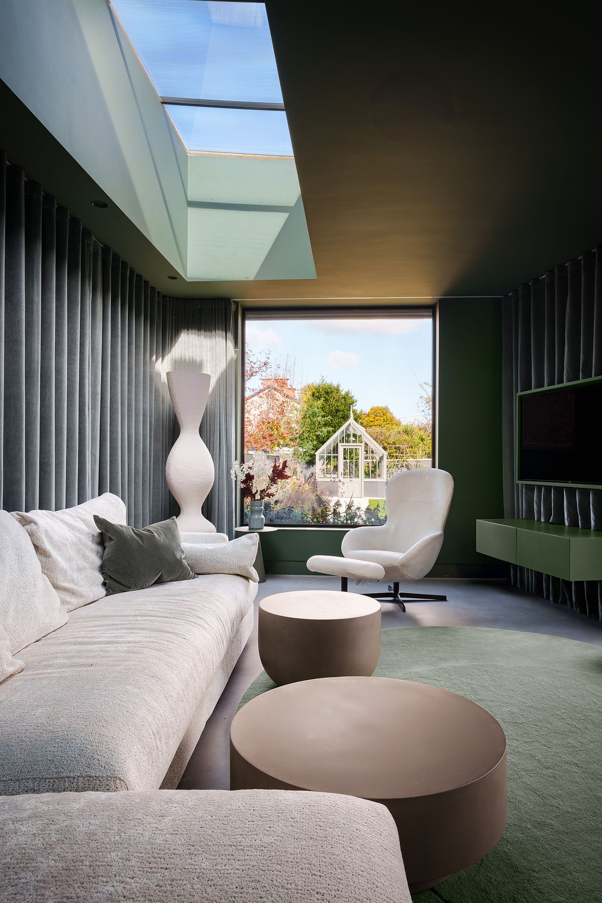 Dublin Residence Living Room with Garden View - Ambient Architec