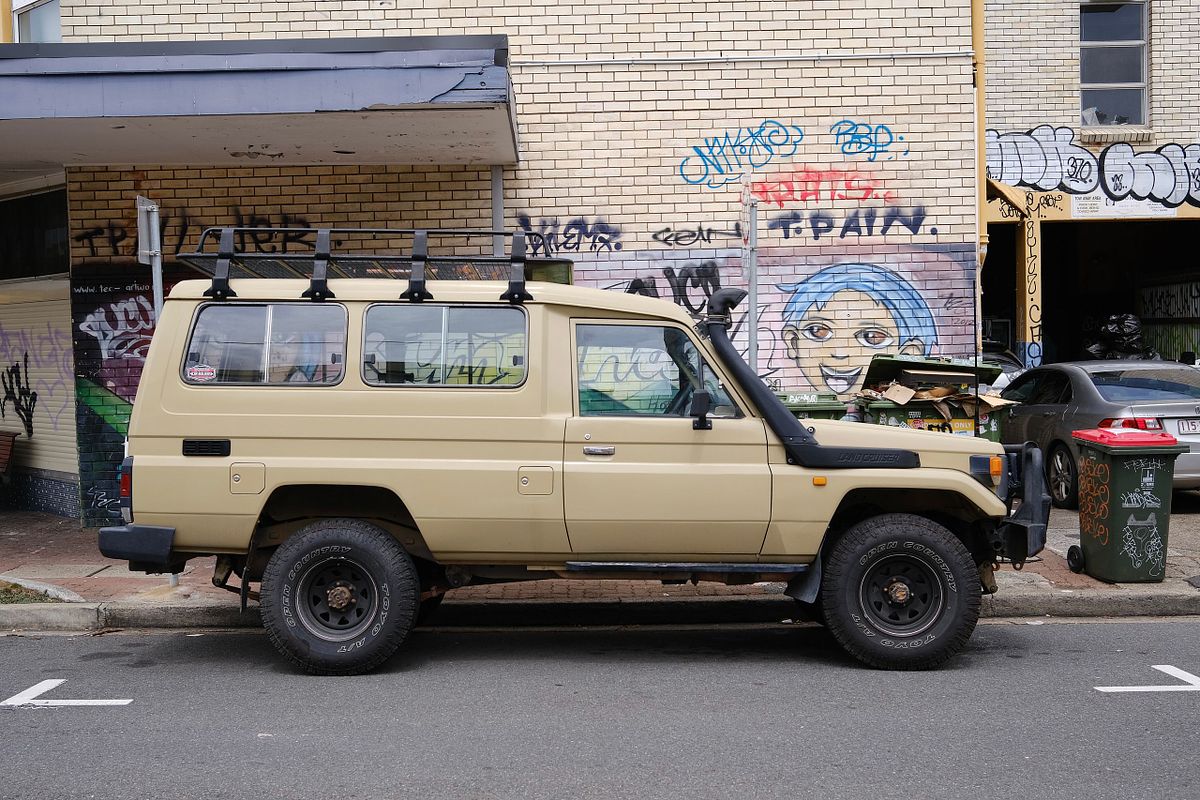 Yellow Land Cruiser in Brisbane, Australia