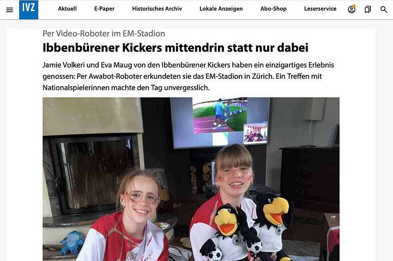 Zwei Ibb-Kickerinnen mittendrin