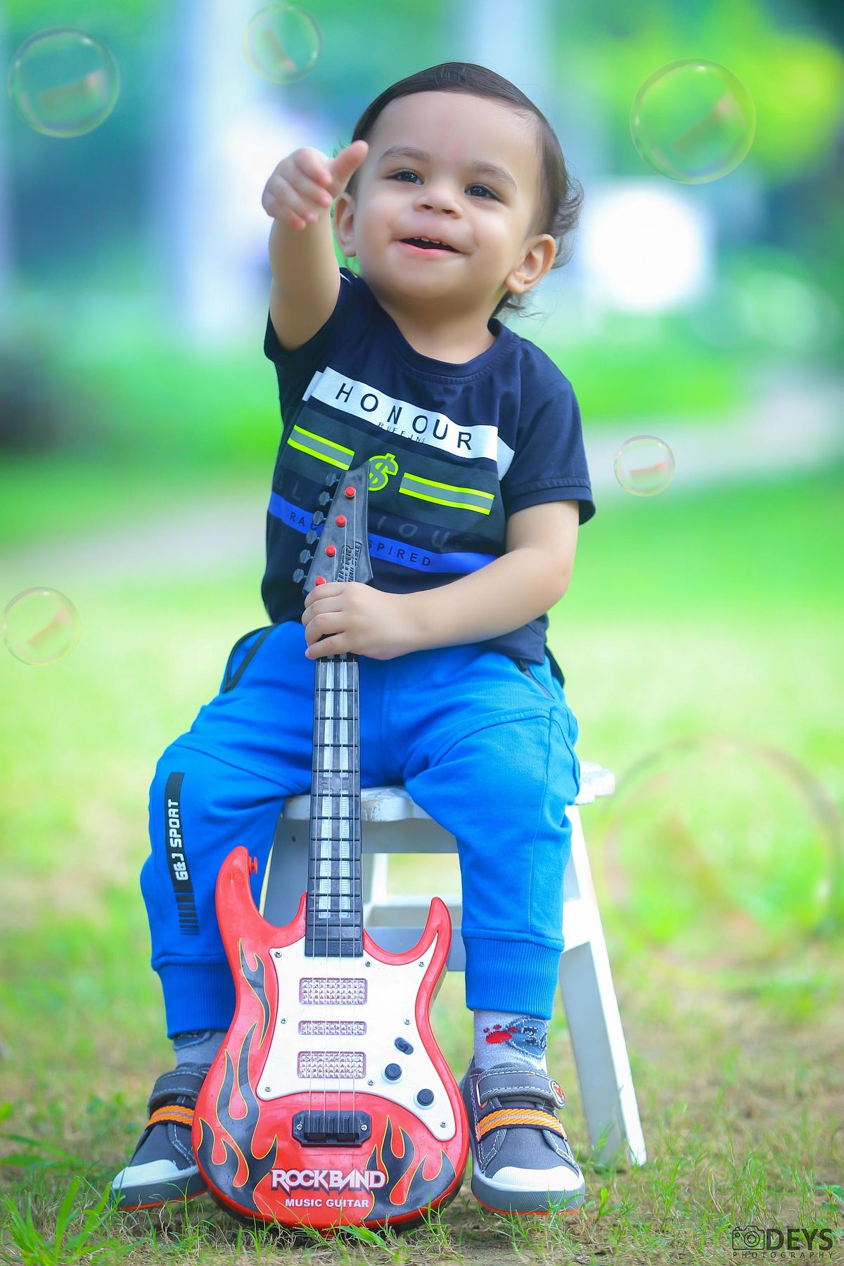 Boy kid photoshoot in Childrens Park