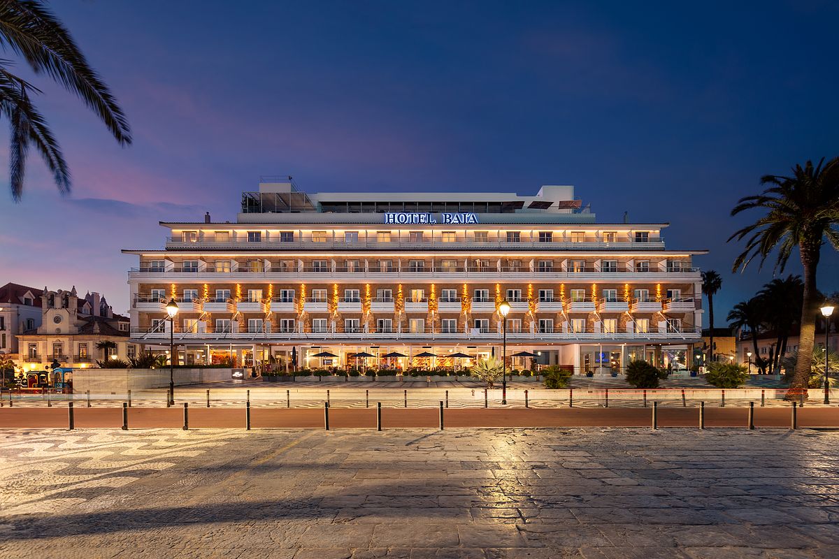 Hotel Ba&iacute;a Cascais &agrave; noite ap&oacute;s renova&ccedil;&atilde;o &ndash; fotografia de hotelaria em Cascais