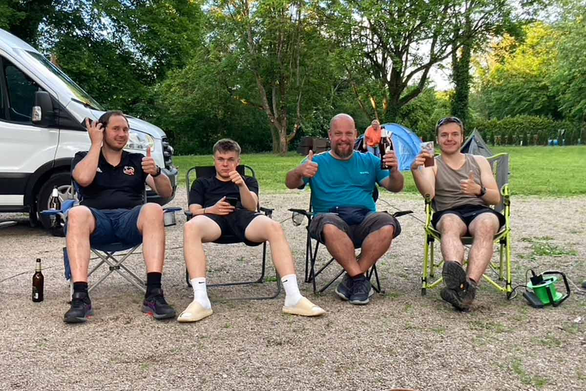 Gemeinsame Aktivitäten neben dem Platz fördern die Bindung zum Verein