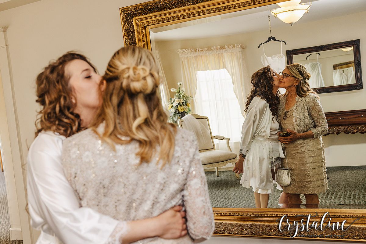 Bride with her mom at Willow RidgeManor