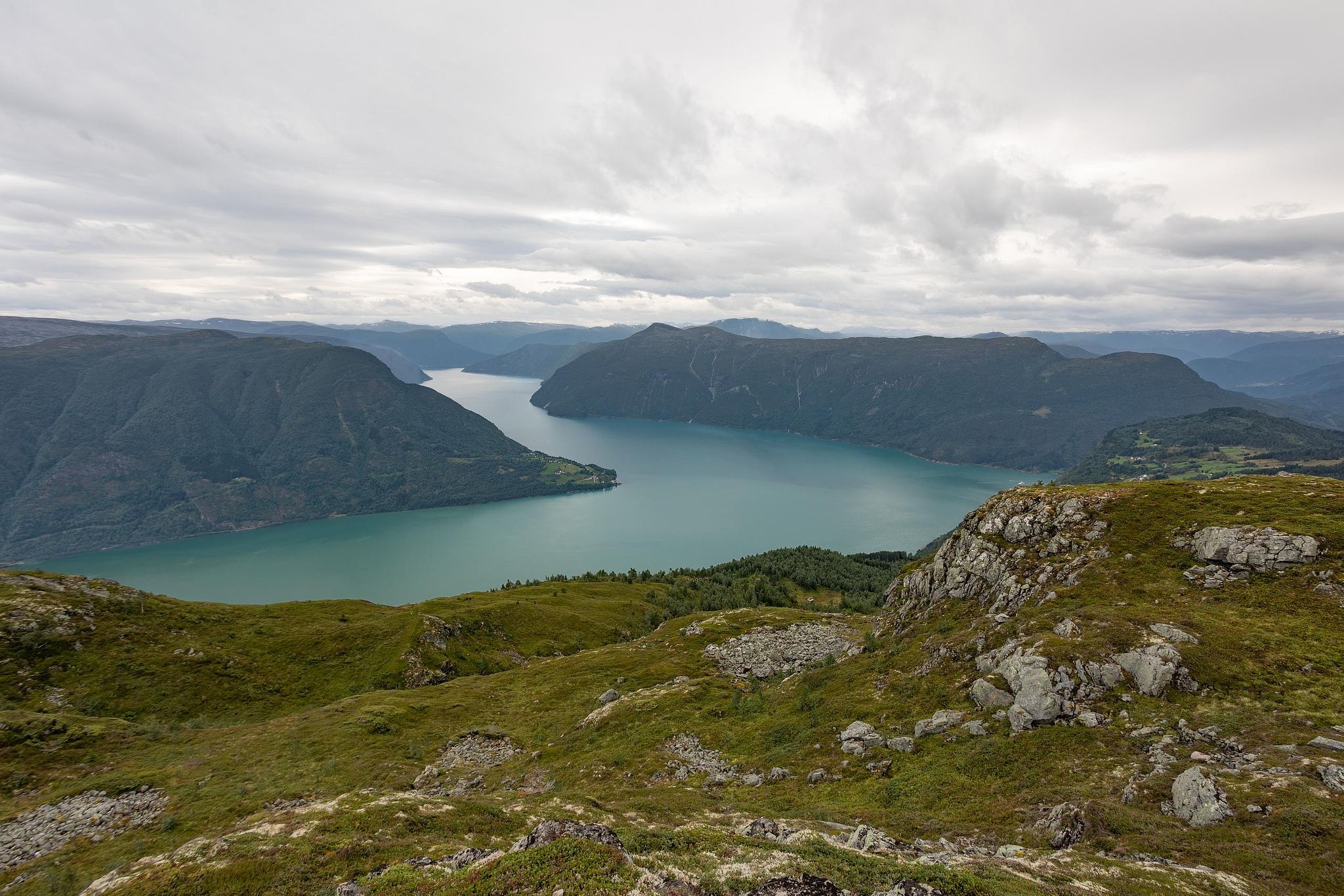 Fjord nordique couleur émeraude